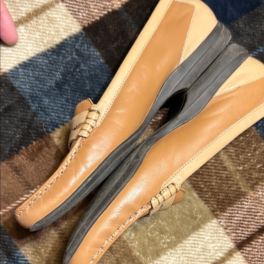 Trotters Women's Leather Loafers in Tan - Picture 4 of 9